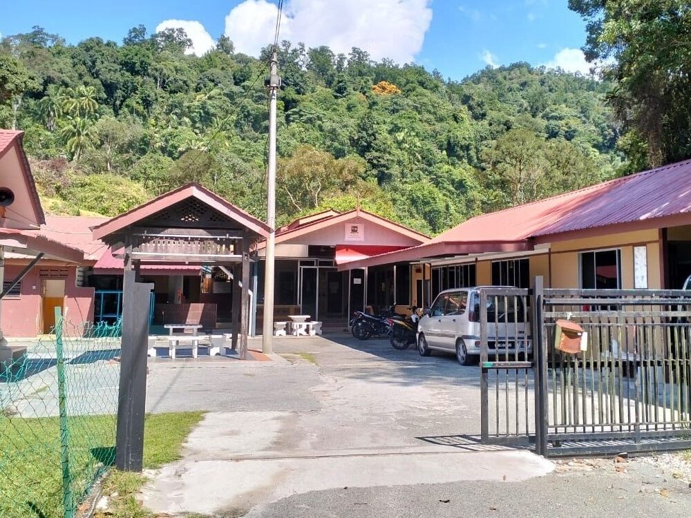 Tabung sumbangan Sekolah Tahfiz Ma'ahad Ad-Deeniah Meru